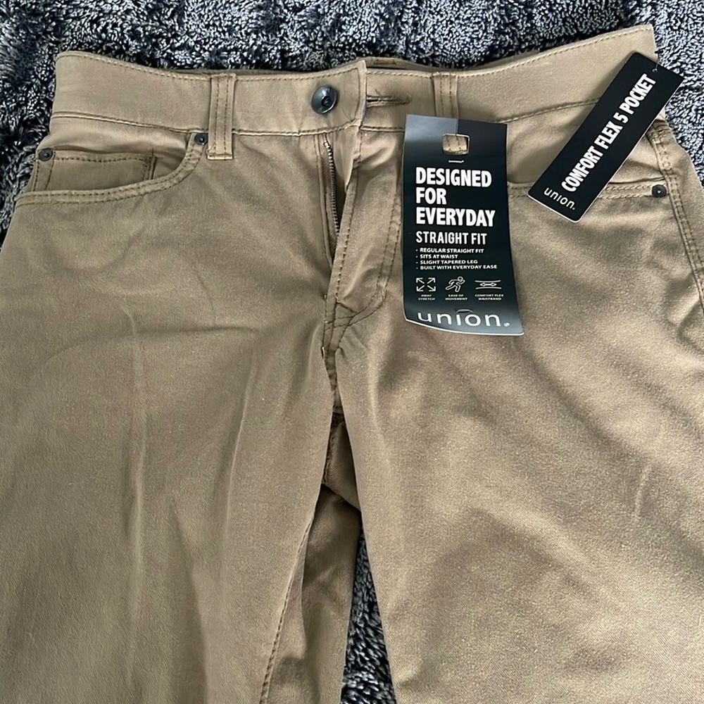 Mens union khaki pants size 31x32
